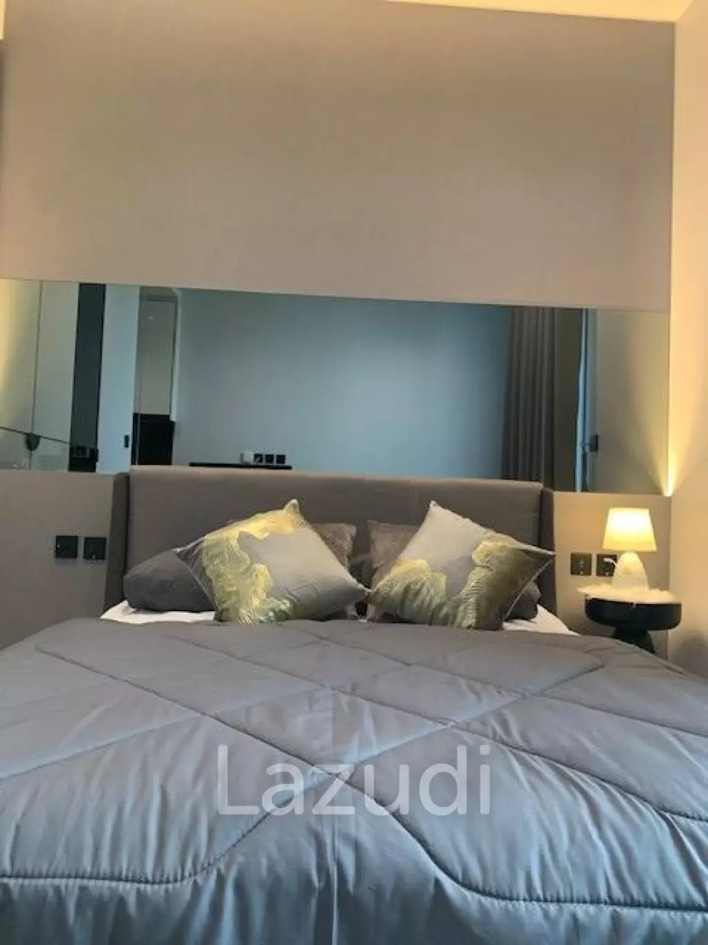 25 sqm High Floor Condo at Chapter Charoennakorn-Riverside Bangkok