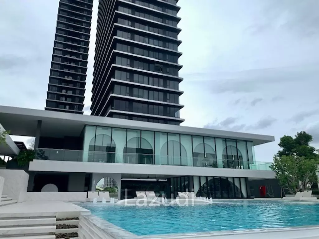 25 sqm High Floor Condo at Chapter Charoennakorn-Riverside Bangkok