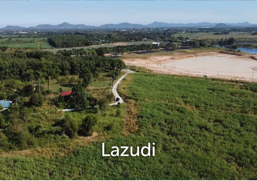 Scenic 0-2-0 Rai or 800 sqm Plot with Panoramic Backdrop in Hin Lek Fai
