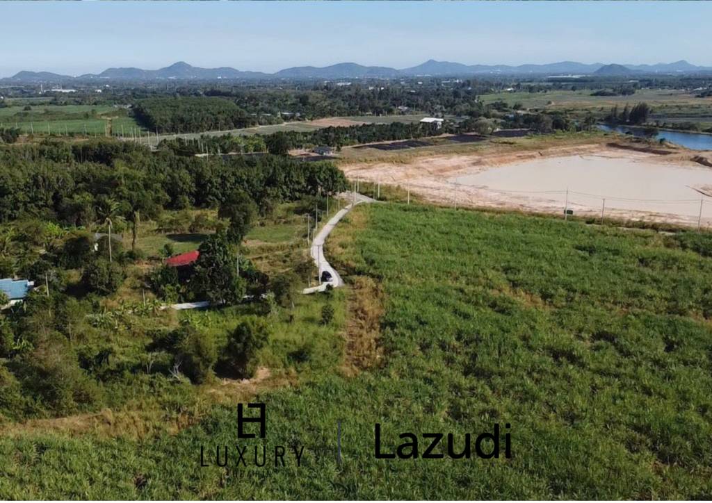 Scenic 0-2-0 Rai or 800 sqm Plot with Panoramic Backdrop in Hin Lek Fai