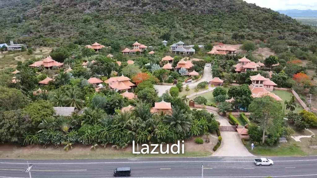 LEELAWADEE: Beautiful 5 Bed Bali Estate with Amazing Floating Sala in Lake