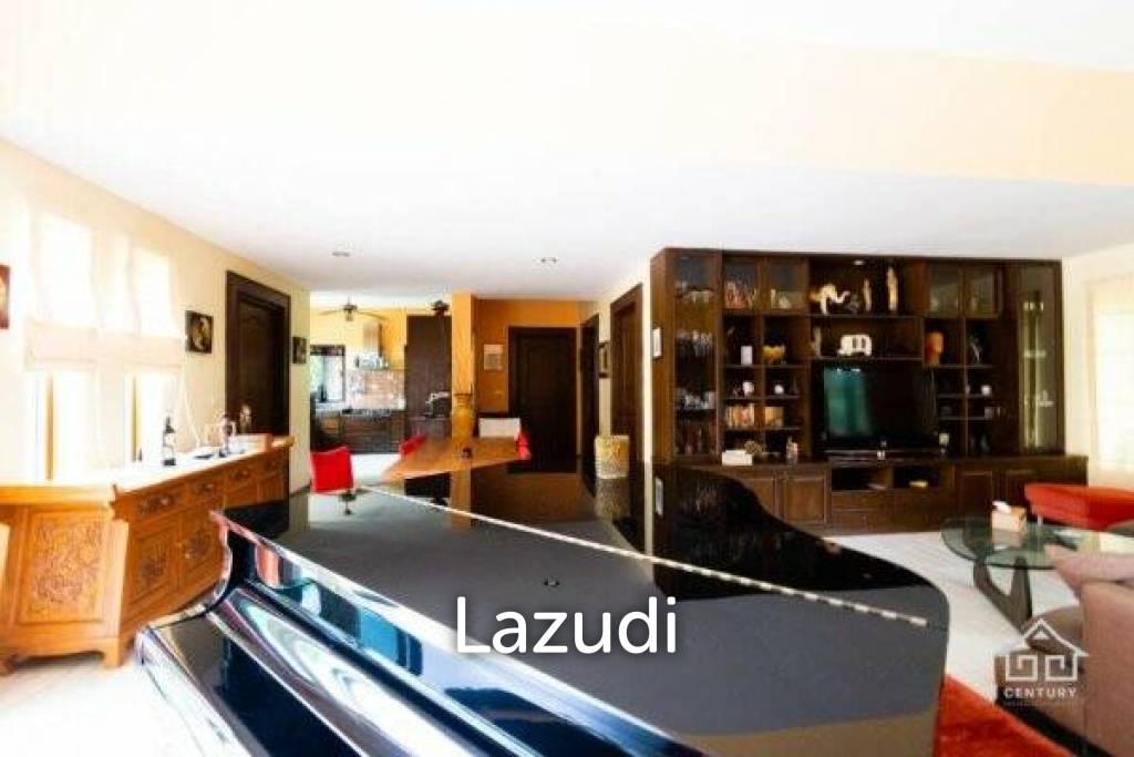 LEELAWADEE: Beautiful 5 Bed Bali Estate with Amazing Floating Sala in Lake