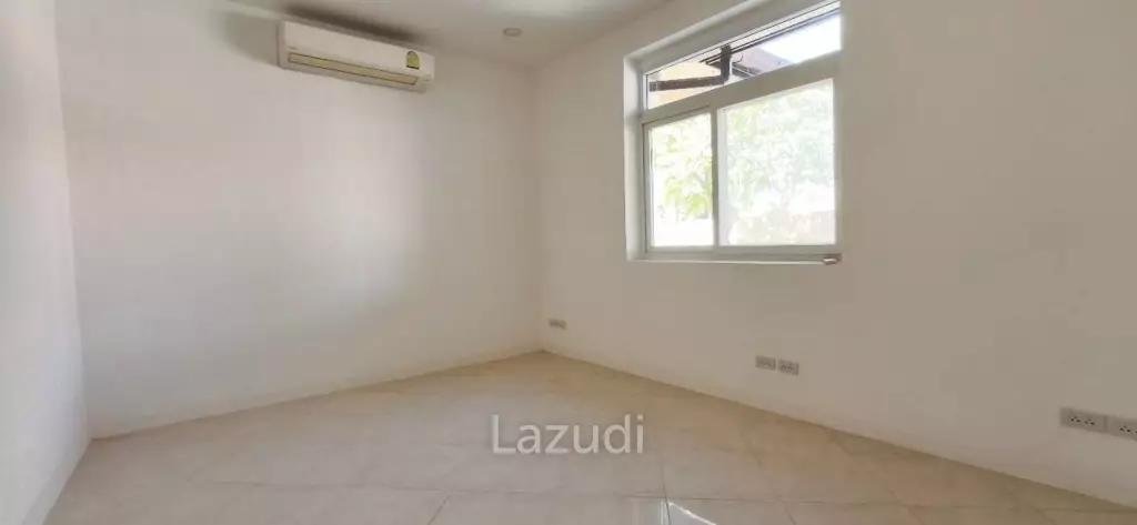 Grand 5-Bedroom Private Oasis Near Mabprachan Lake
