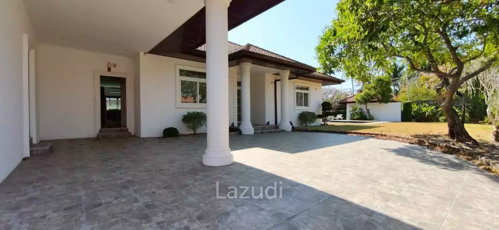 Grand 5-Bedroom Private Oasis Near Mabprachan Lake