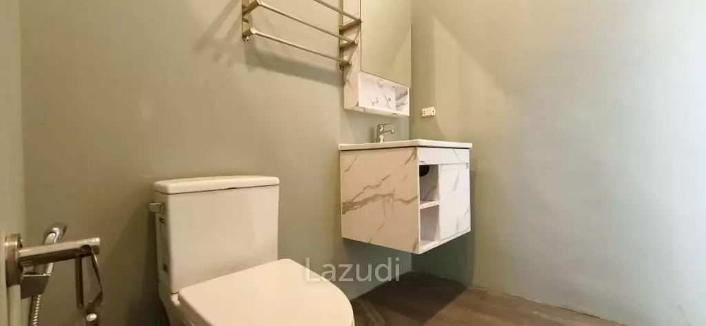 Grand 5-Bedroom Private Oasis Near Mabprachan Lake