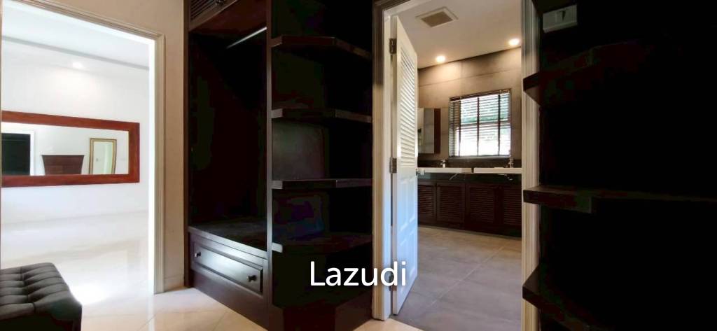 Grand 5-Bedroom Private Oasis Near Mabprachan Lake