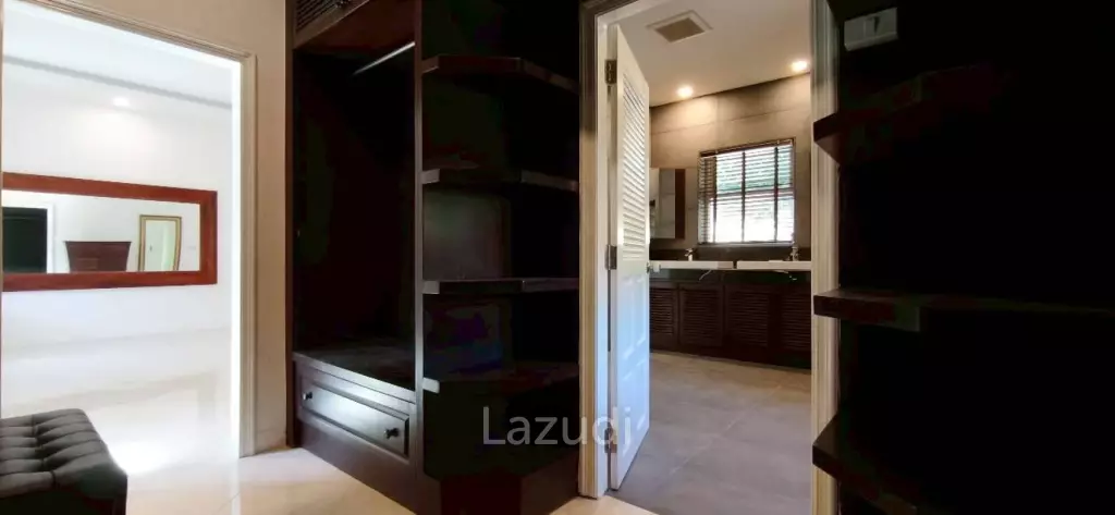 Grand 5-Bedroom Private Oasis Near Mabprachan Lake