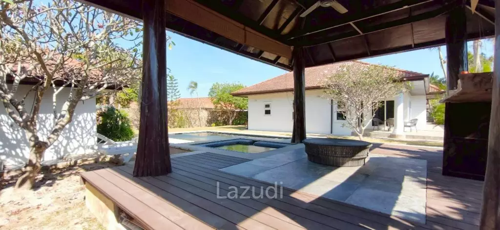 Grand 5-Bedroom Private Oasis Near Mabprachan Lake