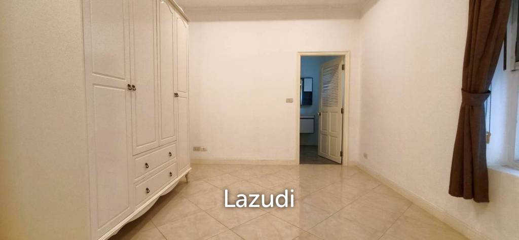 Grand 5-Bedroom Private Oasis Near Mabprachan Lake