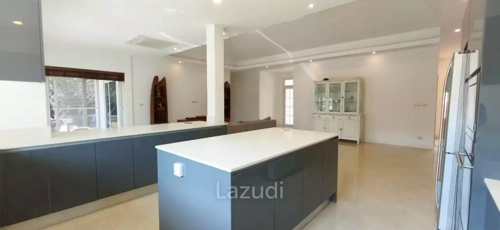 Grand 5-Bedroom Private Oasis Near Mabprachan Lake