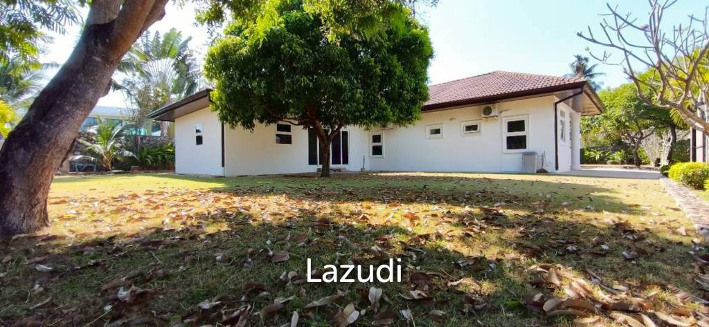 Grand 5-Bedroom Private Oasis Near Mabprachan Lake