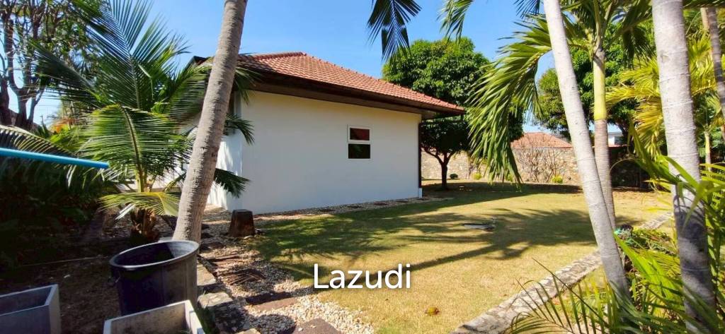 Grand 5-Bedroom Private Oasis Near Mabprachan Lake