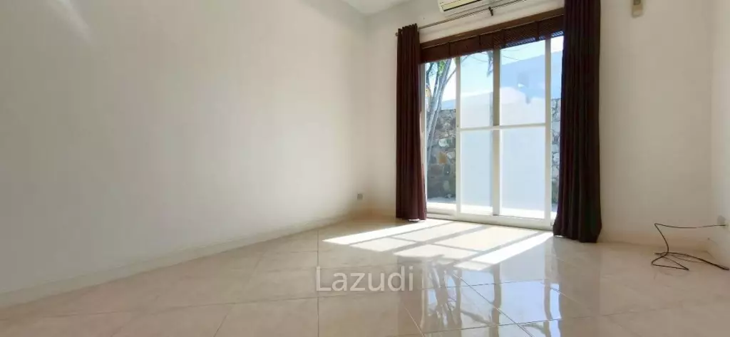Grand 5-Bedroom Private Oasis Near Mabprachan Lake