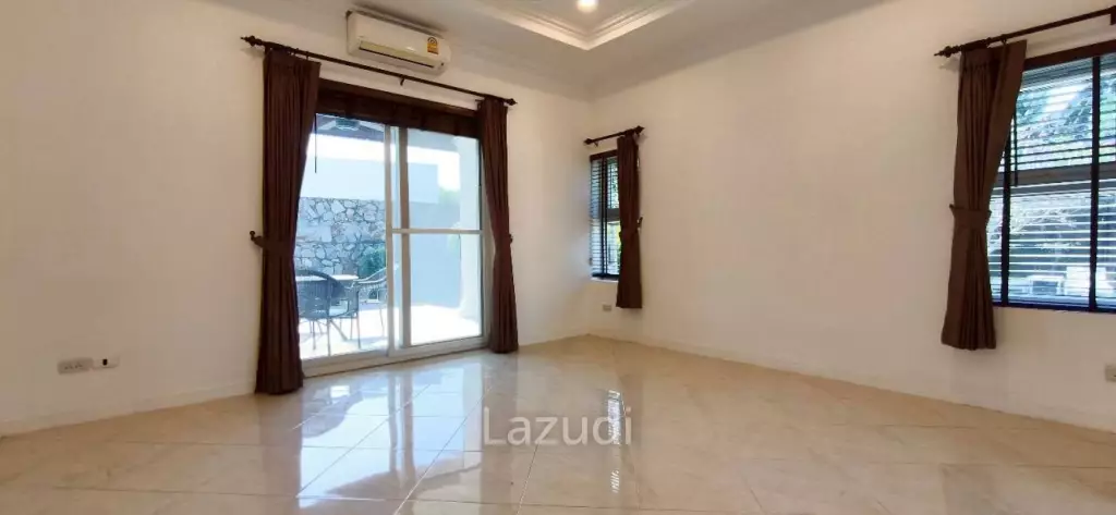 Grand 5-Bedroom Private Oasis Near Mabprachan Lake