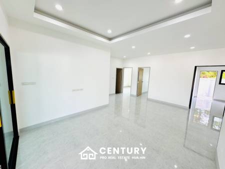 MODERN NEW HOUSE ON SOI MON MAI : 3 bed cozy home