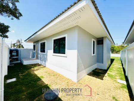 MODERN NEW HOUSE ON SOI MON MAI : 3 bed cozy home