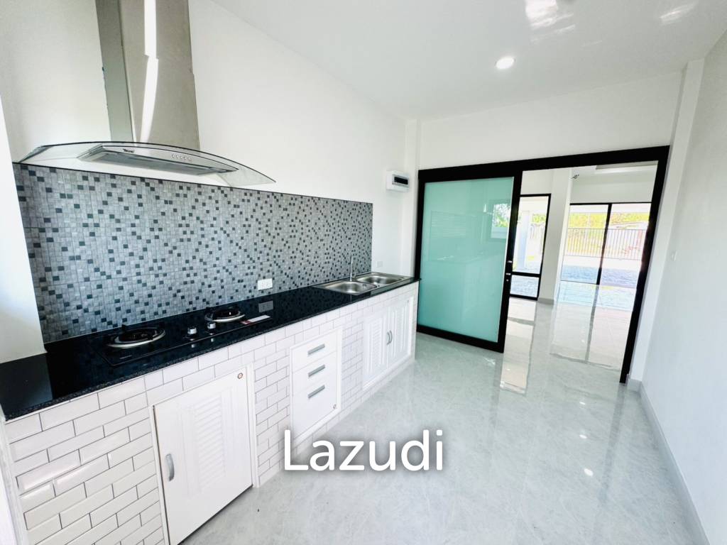 MODERN NEW HOUSE ON SOI MON MAI : 3 bed cozy home