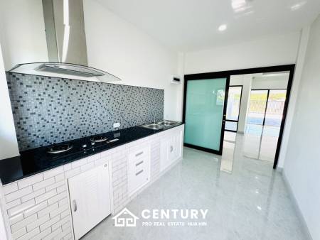 MODERN NEW HOUSE ON SOI MON MAI : 3 bed cozy home