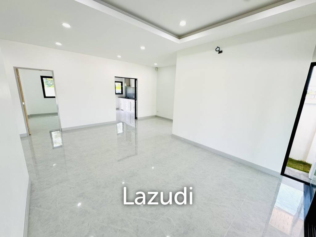 MODERN NEW HOUSE ON SOI MON MAI : 3 bed cozy home