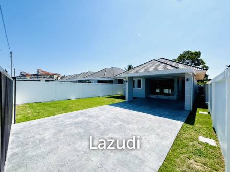 MODERN NEW HOUSE ON SOI MON MAI : 3 bed cozy home