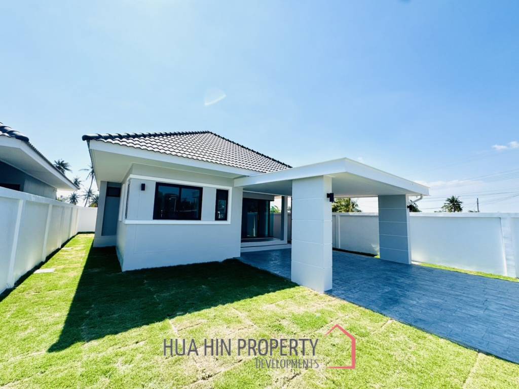 MODERN NEW HOUSE ON SOI MON MAI : 3 bed cozy home