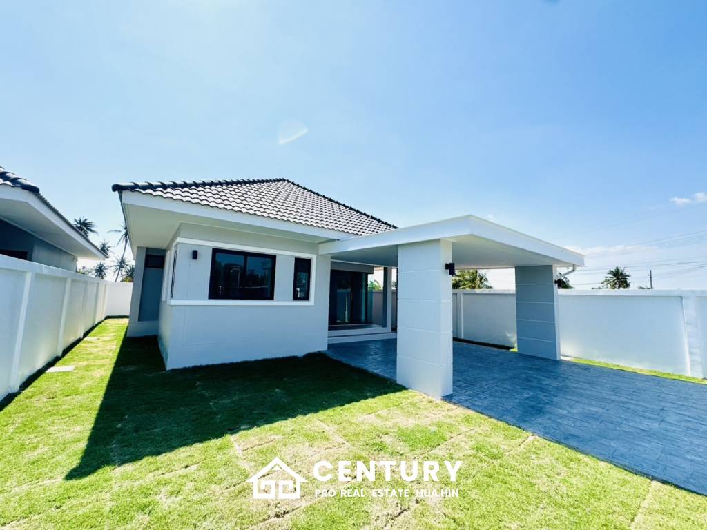 MODERN NEW HOUSE ON SOI MON MAI : 3 bed cozy home