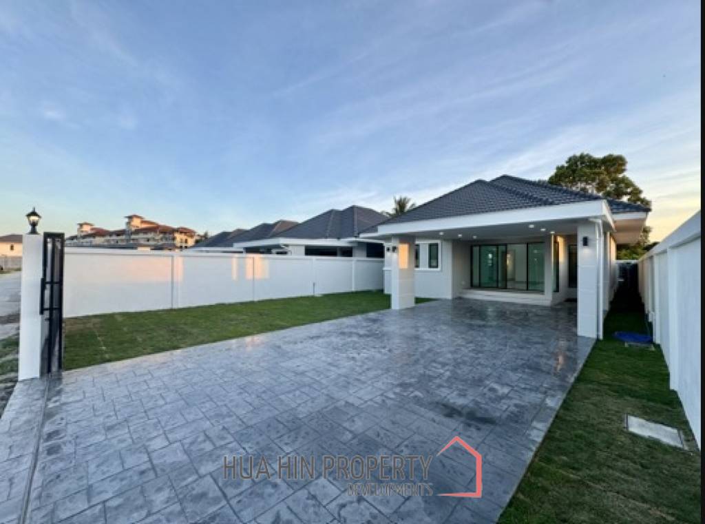 MODERN NEW HOUSE ON SOI MON MAI : 3 bed cozy home