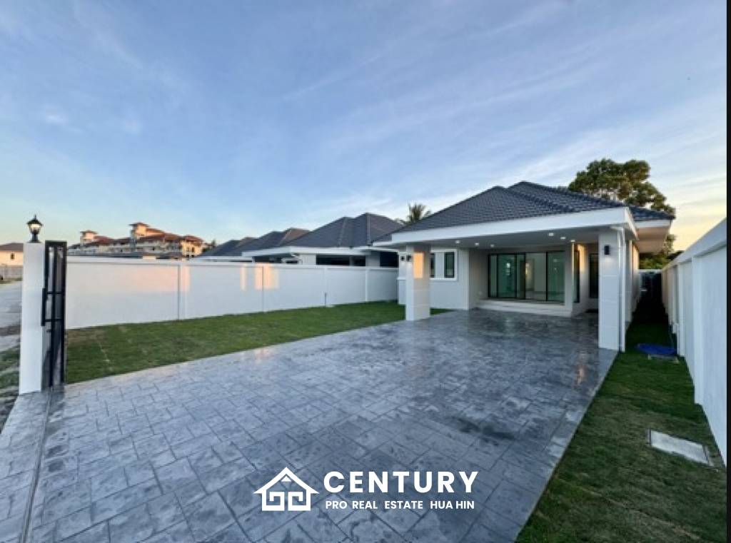 MODERN NEW HOUSE ON SOI MON MAI : 3 bed cozy home