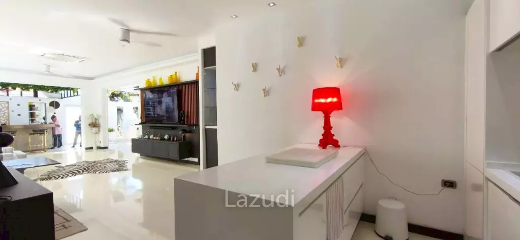 Exclusive Modern Villa at Majestic Residence