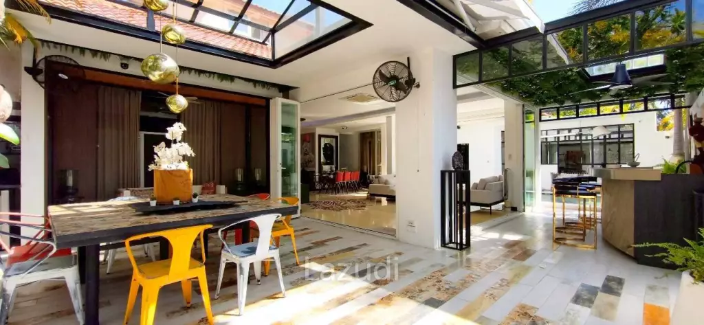 Exclusive Modern Villa at Majestic Residence