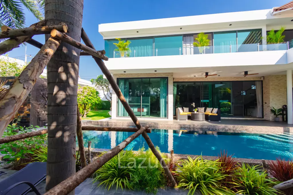 LA LUA : LUXURIOUS 2 STOREY 4 BED POOL VILLA
