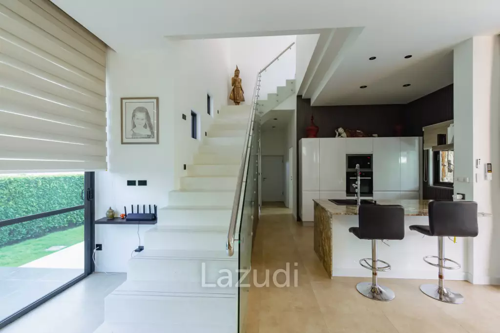 LA LUA : LUXURIOUS 2 STOREY 4 BED POOL VILLA