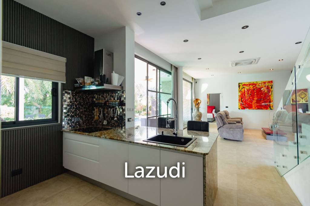 LA LUA : LUXURIOUS 2 STOREY 4 BED POOL VILLA