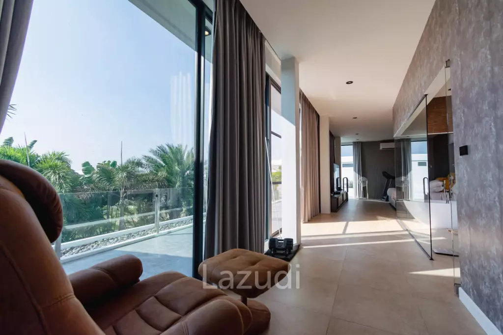 LA LUA : LUXURIOUS 2 STOREY 4 BED POOL VILLA