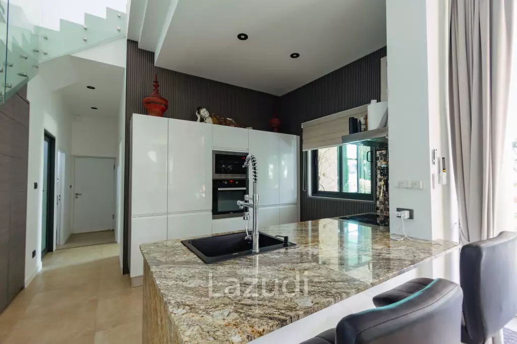 LA LUA : LUXURIOUS 2 STOREY 4 BED POOL VILLA