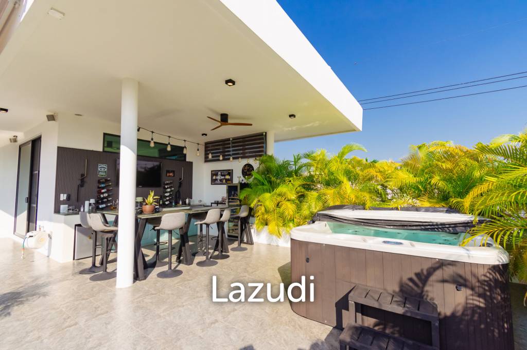 LA LUA : LUXURIOUS 2 STOREY 4 BED POOL VILLA