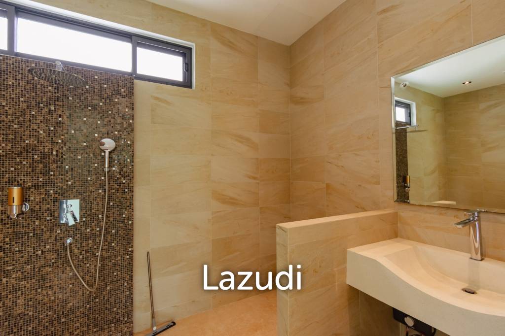 LA LUA : LUXURIOUS 2 STOREY 4 BED POOL VILLA