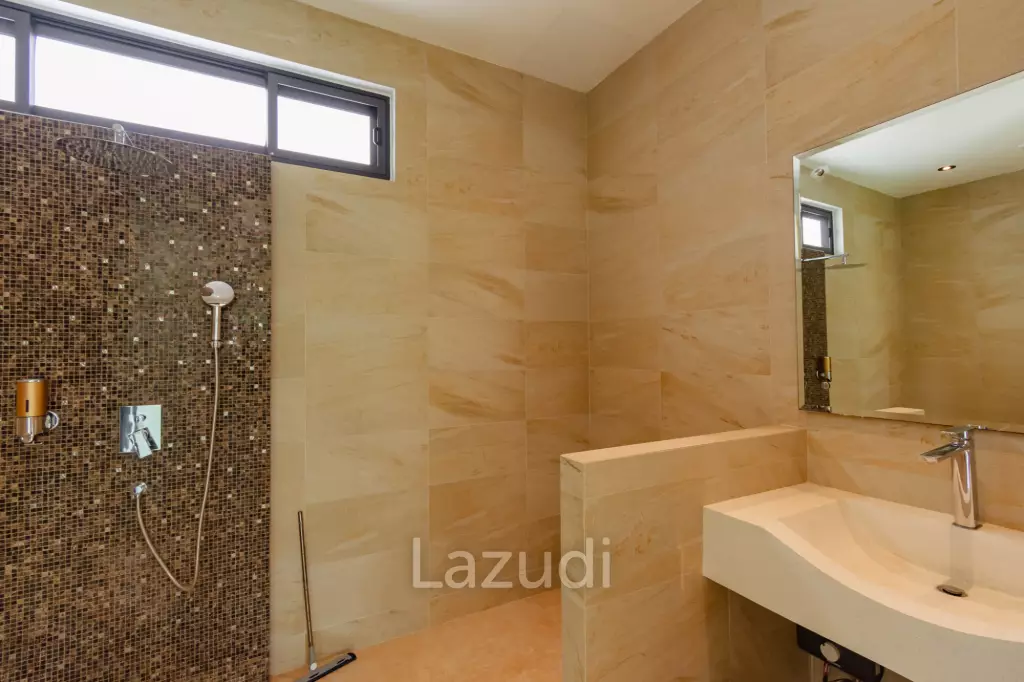 LA LUA : LUXURIOUS 2 STOREY 4 BED POOL VILLA
