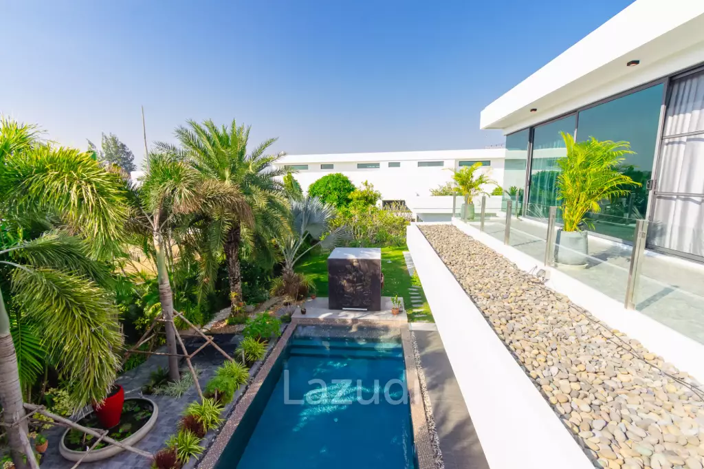 LA LUA : LUXURIOUS 2 STOREY 4 BED POOL VILLA