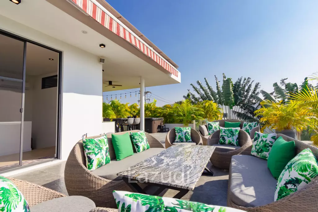 LA LUA : LUXURIOUS 2 STOREY 4 BED POOL VILLA