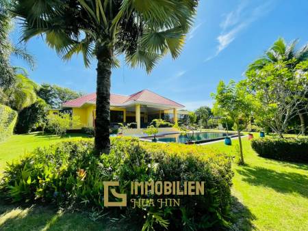 Terrain de 2200 m² / surface habitable de 450 m² / dans un complexe résidentiel exclusif