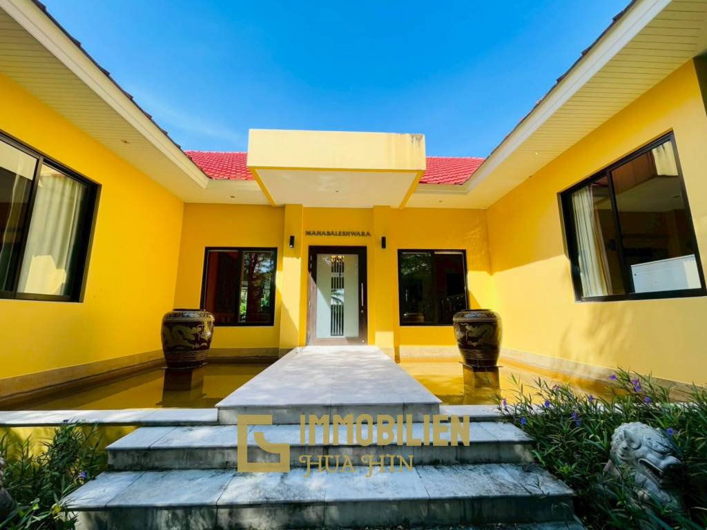 Terrain de 2200 m² / surface habitable de 450 m² / dans un complexe résidentiel exclusif