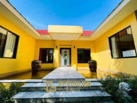 Terrain de 2200 m² / surface habitable de 450 m² / dans un complexe résidentiel exclusif