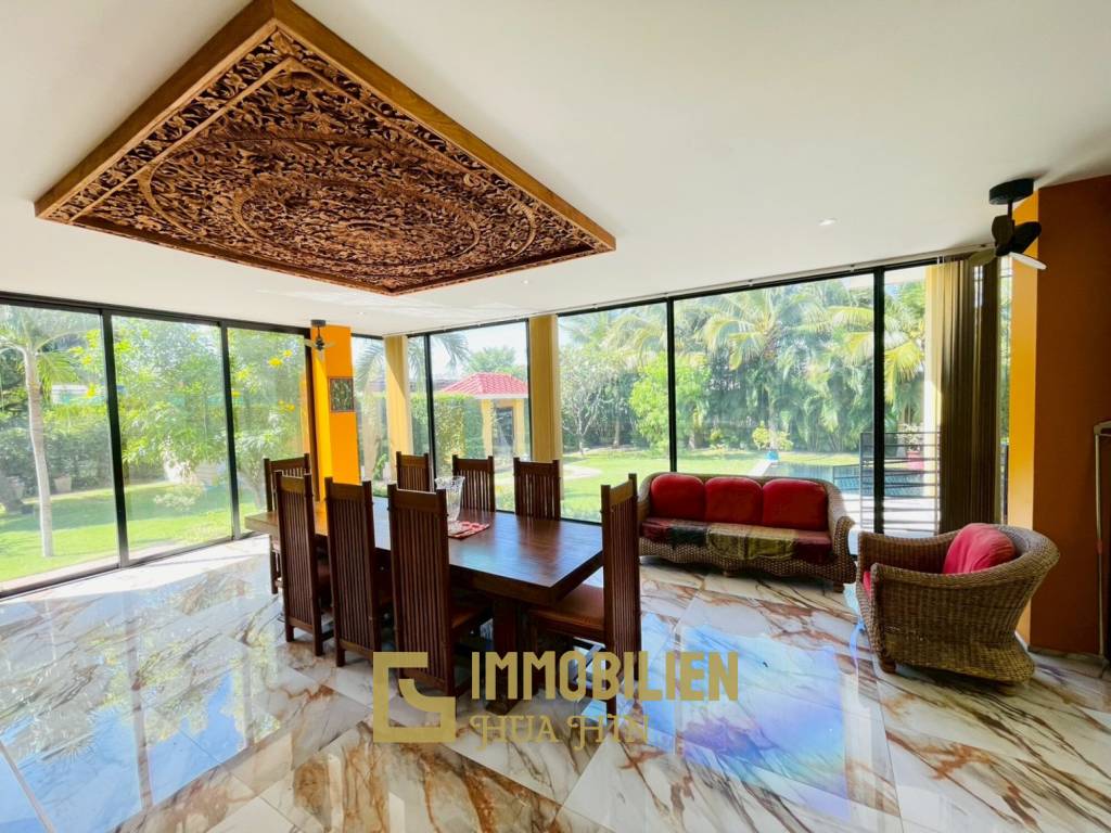 Terrain de 2200 m² / surface habitable de 450 m² / dans un complexe résidentiel exclusif