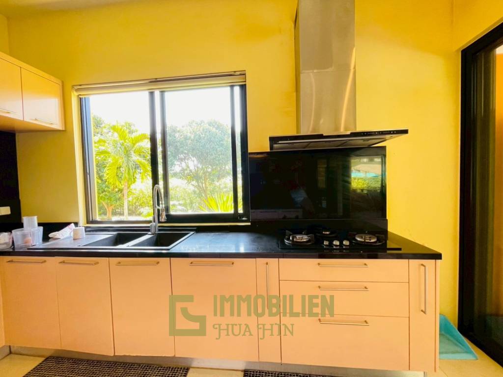 Terrain de 2200 m² / surface habitable de 450 m² / dans un complexe résidentiel exclusif