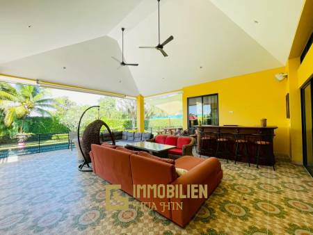 Terrain de 2200 m² / surface habitable de 450 m² / dans un complexe résidentiel exclusif