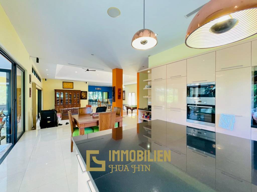 Terrain de 2200 m² / surface habitable de 450 m² / dans un complexe résidentiel exclusif