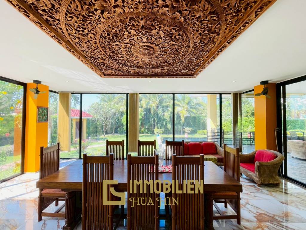 Terrain de 2200 m² / surface habitable de 450 m² / dans un complexe résidentiel exclusif