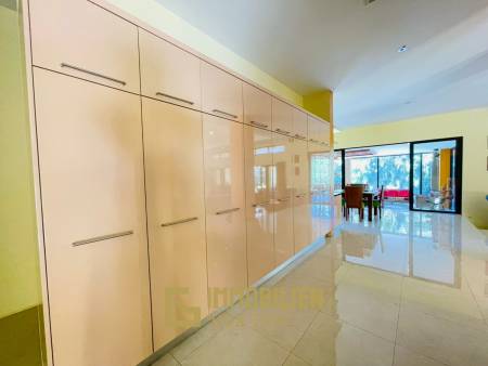 Terrain de 2200 m² / surface habitable de 450 m² / dans un complexe résidentiel exclusif