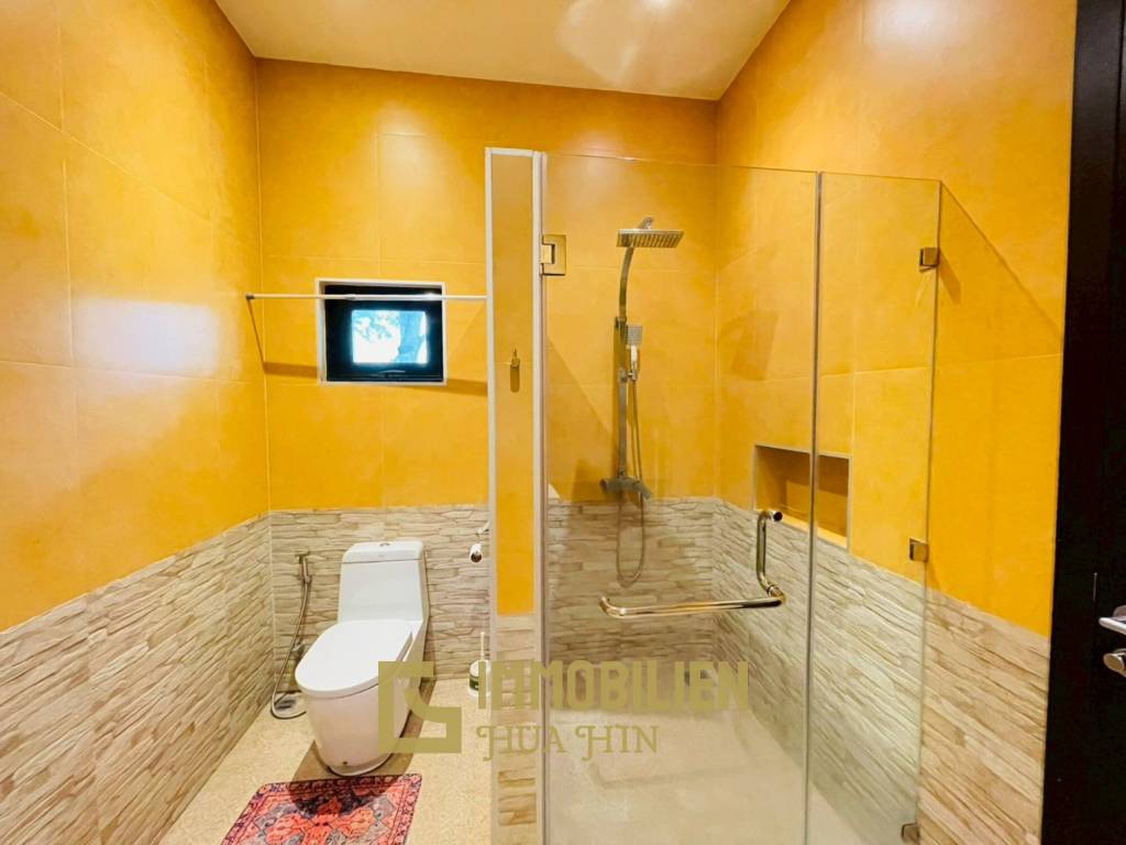 Terrain de 2200 m² / surface habitable de 450 m² / dans un complexe résidentiel exclusif